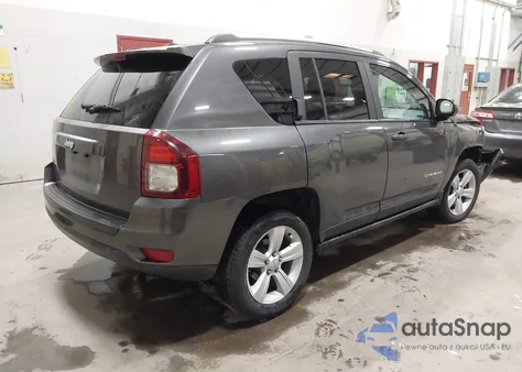 2017 Jeep Compass Sport 4X4 z USA, uszkodzony, nr VIN 1C4NJDBB3HD138113